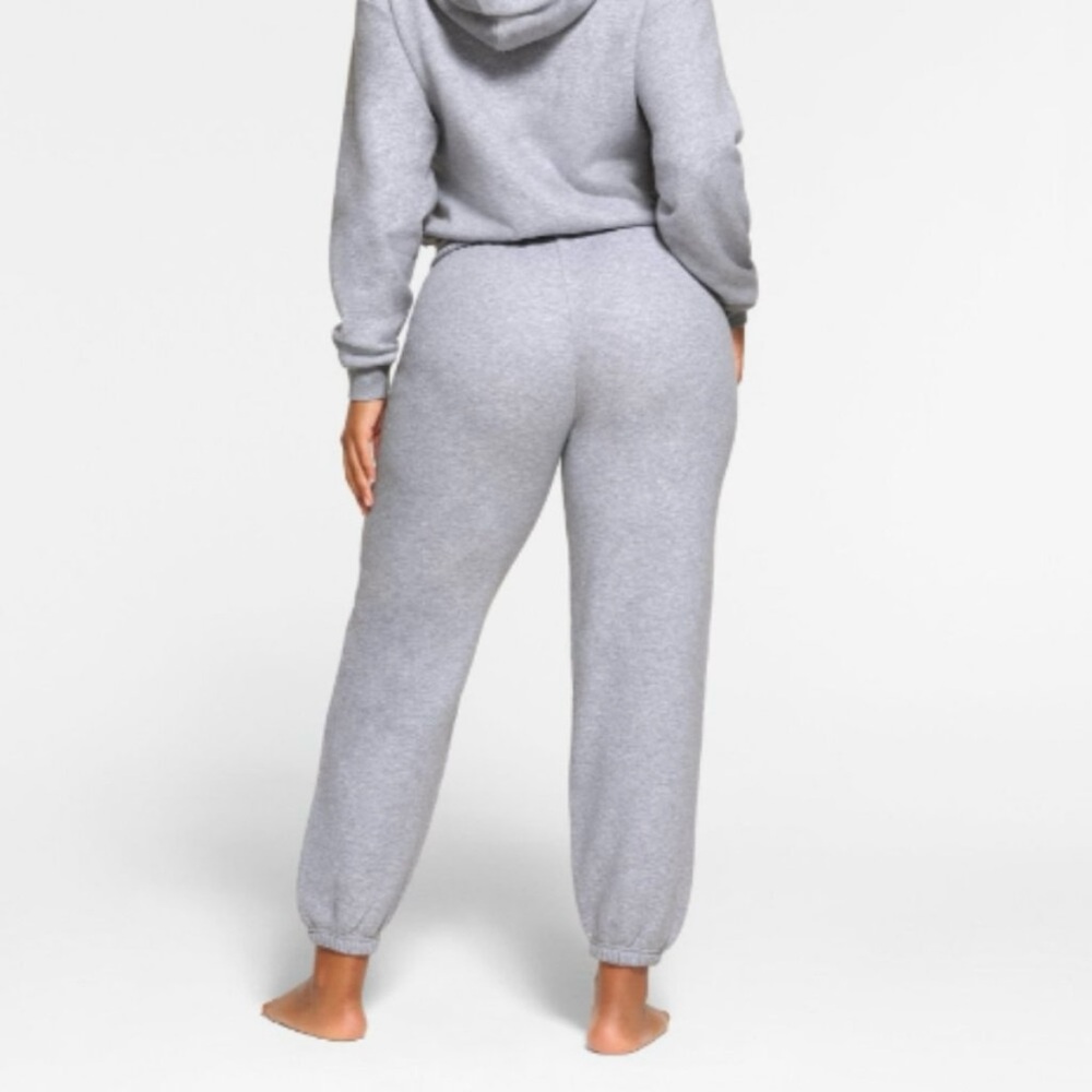 SKIMS Heather Grey Cotton Fleece Jogger Sweatpants Size Large - Picture 2 of 10